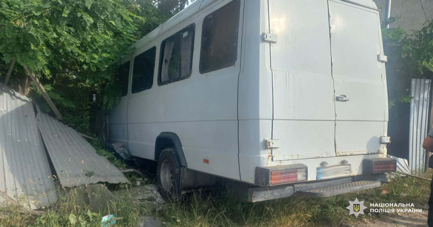 На Львівщині внаслідок ДТП із маршруткою травмовані шестеро людей