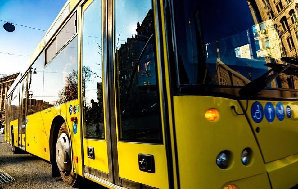 На вихідних у столиці ярмарки змінять рух низки автобусних та тролейбусних маршрутів