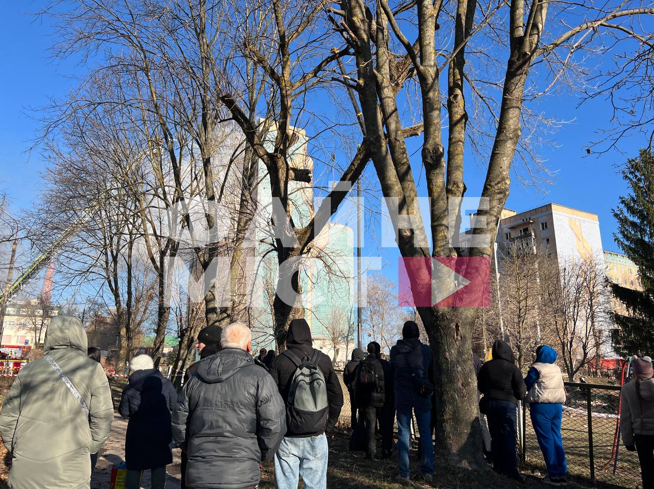 Тернополяни чекають завершення рятувальної операції на вул. Стуса: “Здавалося, тряслася земля”