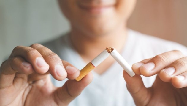 У Британії схвалили заборону куріння для тих, хто народився після 2009 року