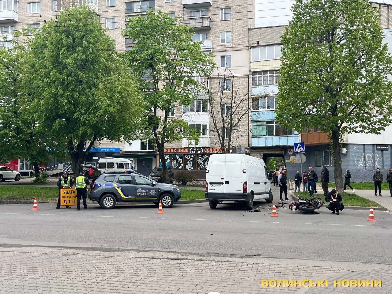 Закрита черепно-мозкова травма та струс: у ДТП в Луцьку на Молоді постраждали водій і пасажирка мотоцикла
