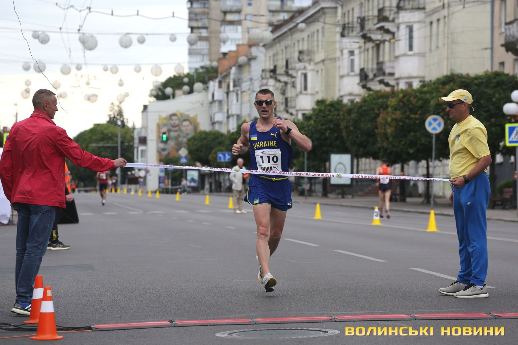 Спортивна ходьба посеред центру: хто переміг на цьогорічній «Луцькій десятці». Фоторепортаж