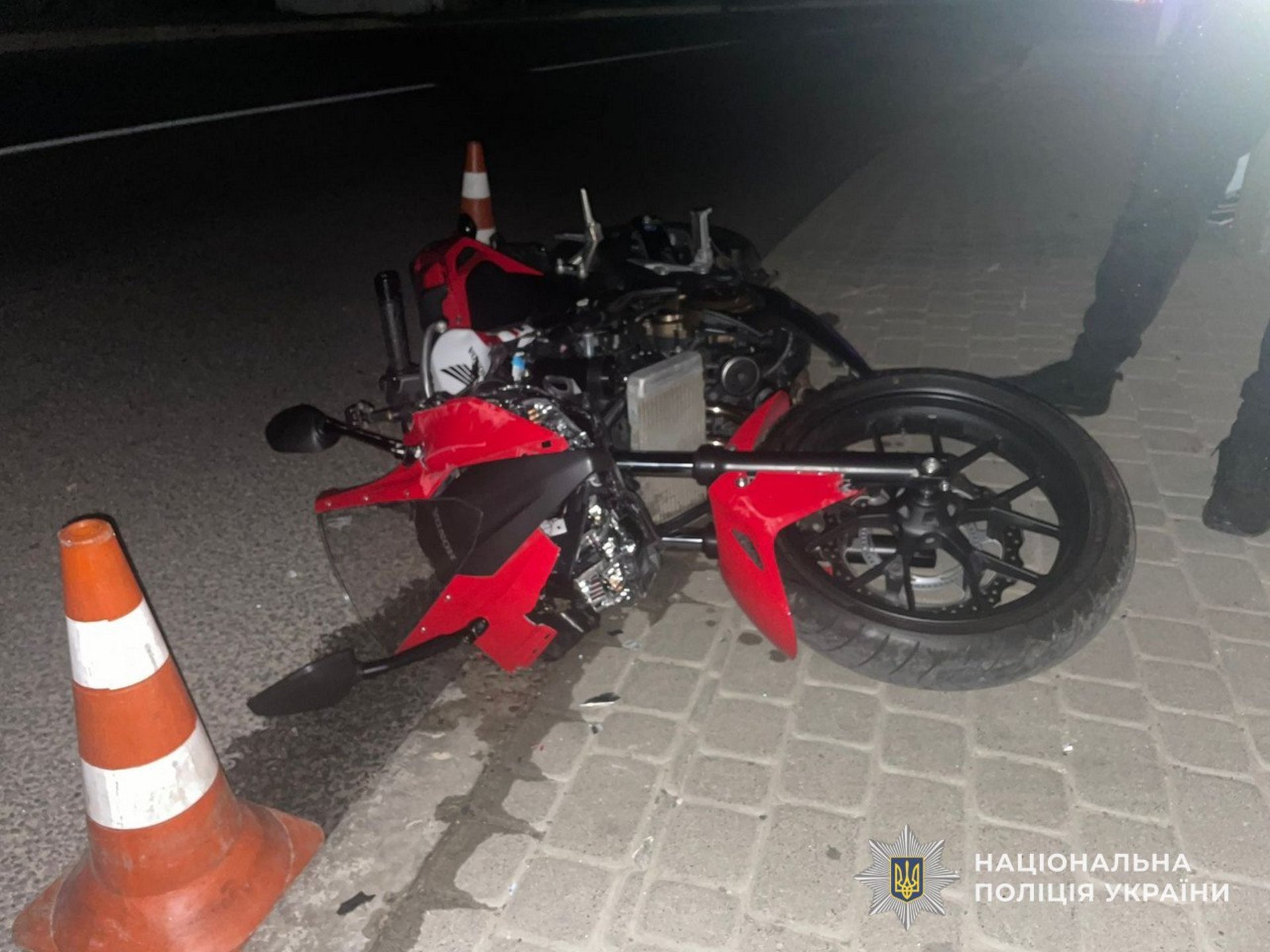 Суд у Луцьку на 40 тисяч оштрафував мотоцикліста, який їхав без прав та скоїв ДТП, а потім втік