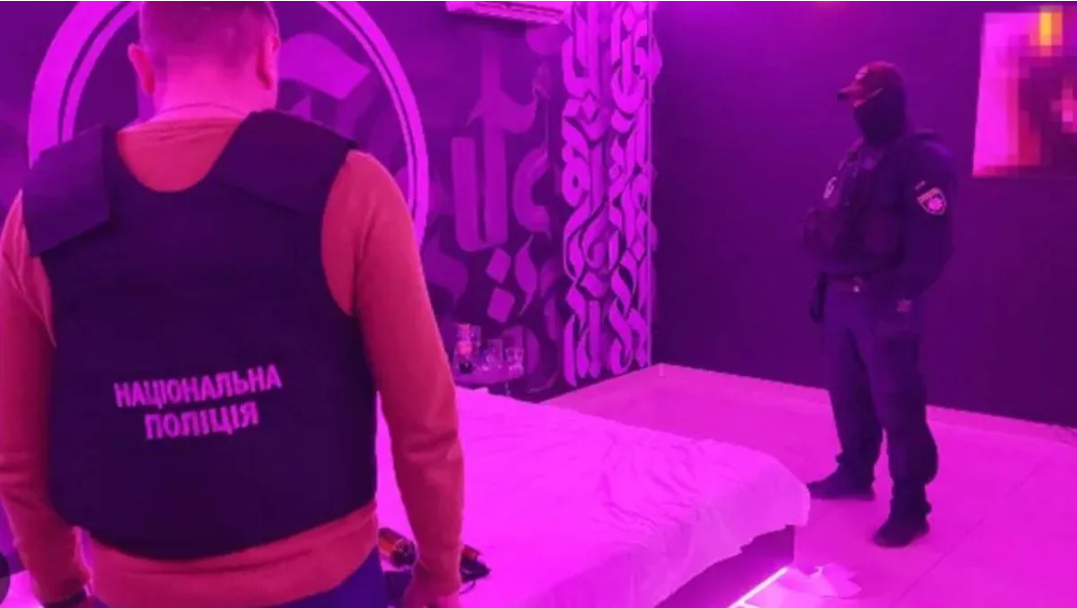 У Луцьку пенсіонер здавав свою квартиру для інтиму. Його судили