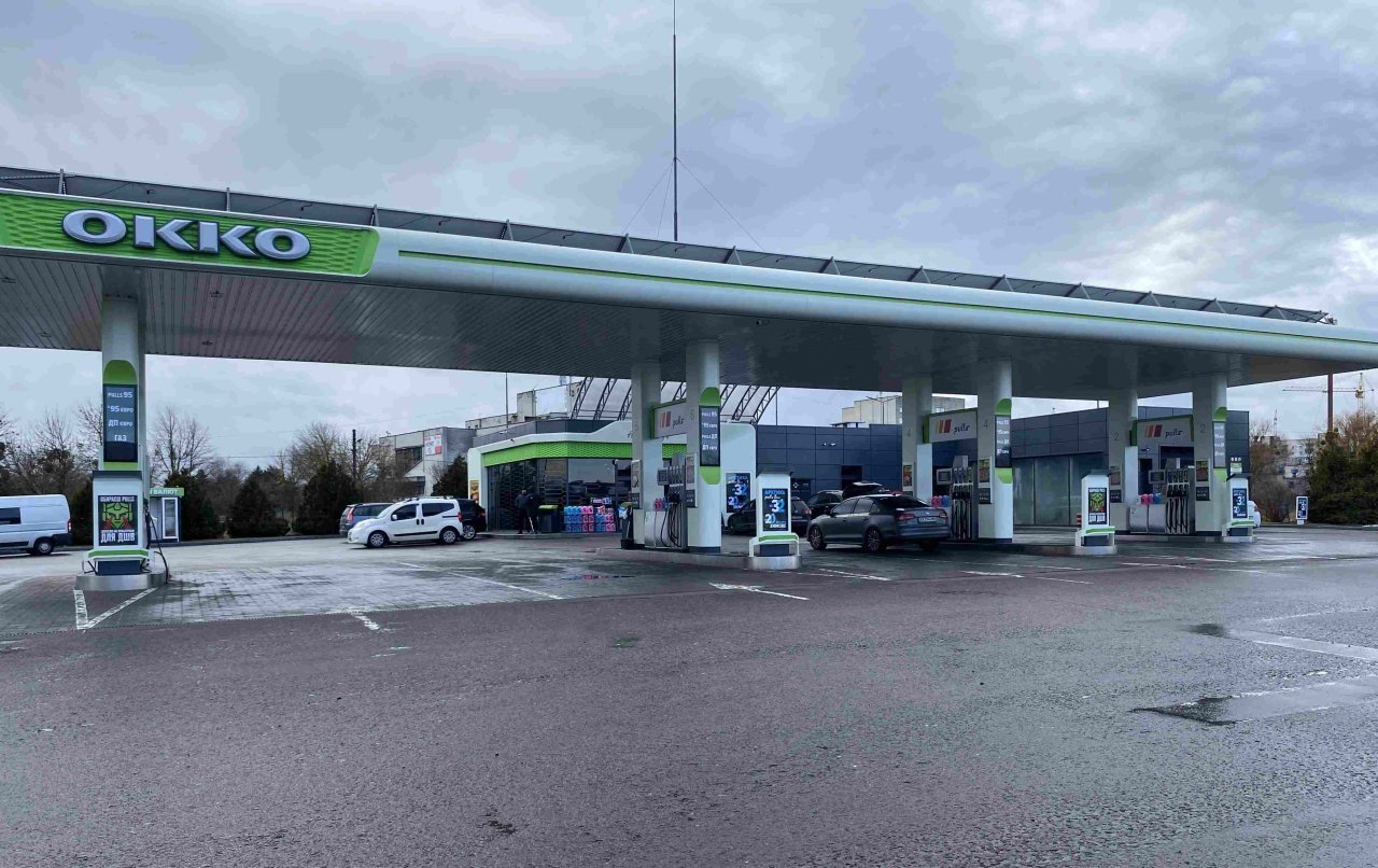 У Ковелі п'яний чоловік громив стелажі на заправці: його судили