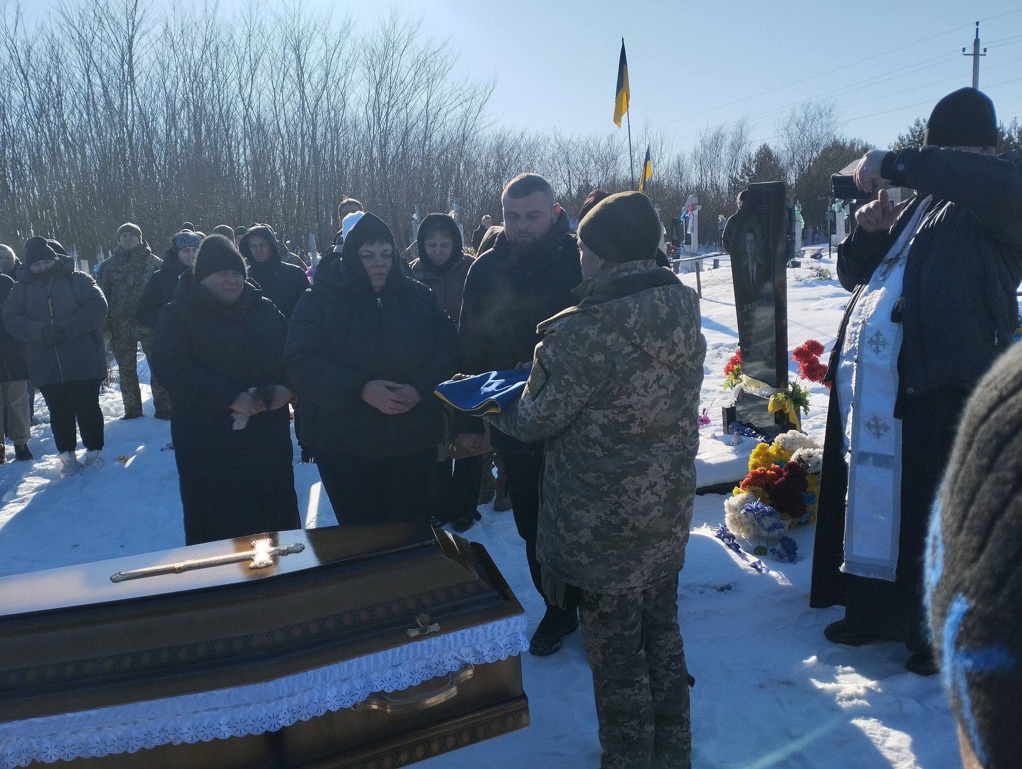 Поворська громада попрощалася з Героєм Юрієм Савлюком