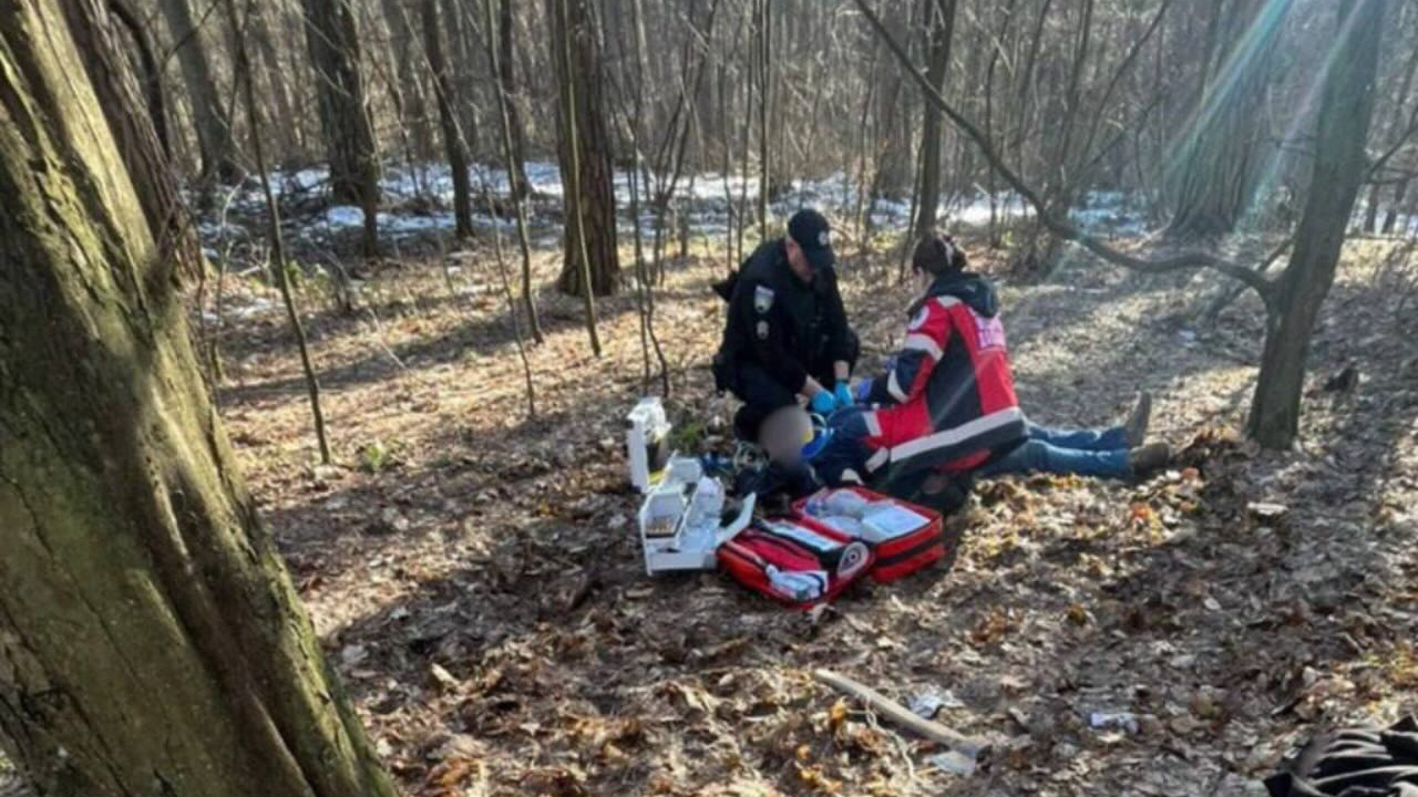 У лісі біля Луцька чоловік намагався скоїти самогубство