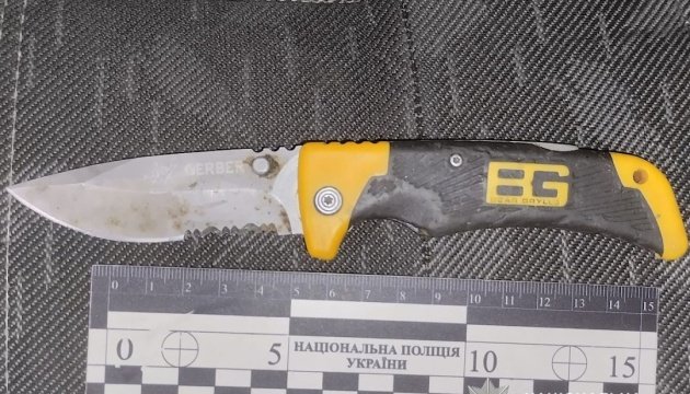 У Дніпрі чоловік під час перевірки документів вдарив ножем військового ТЦК
