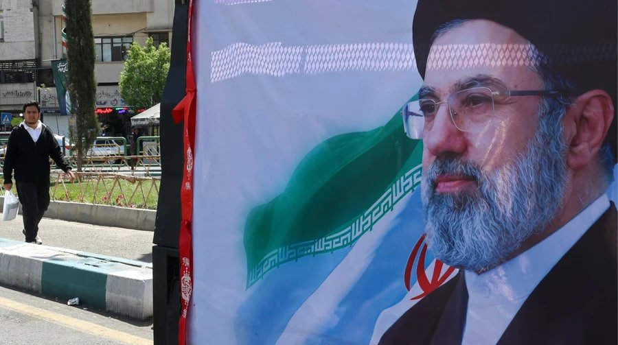 В оточенні Моджтаби Хаменеї розповіли деталі про його поранення