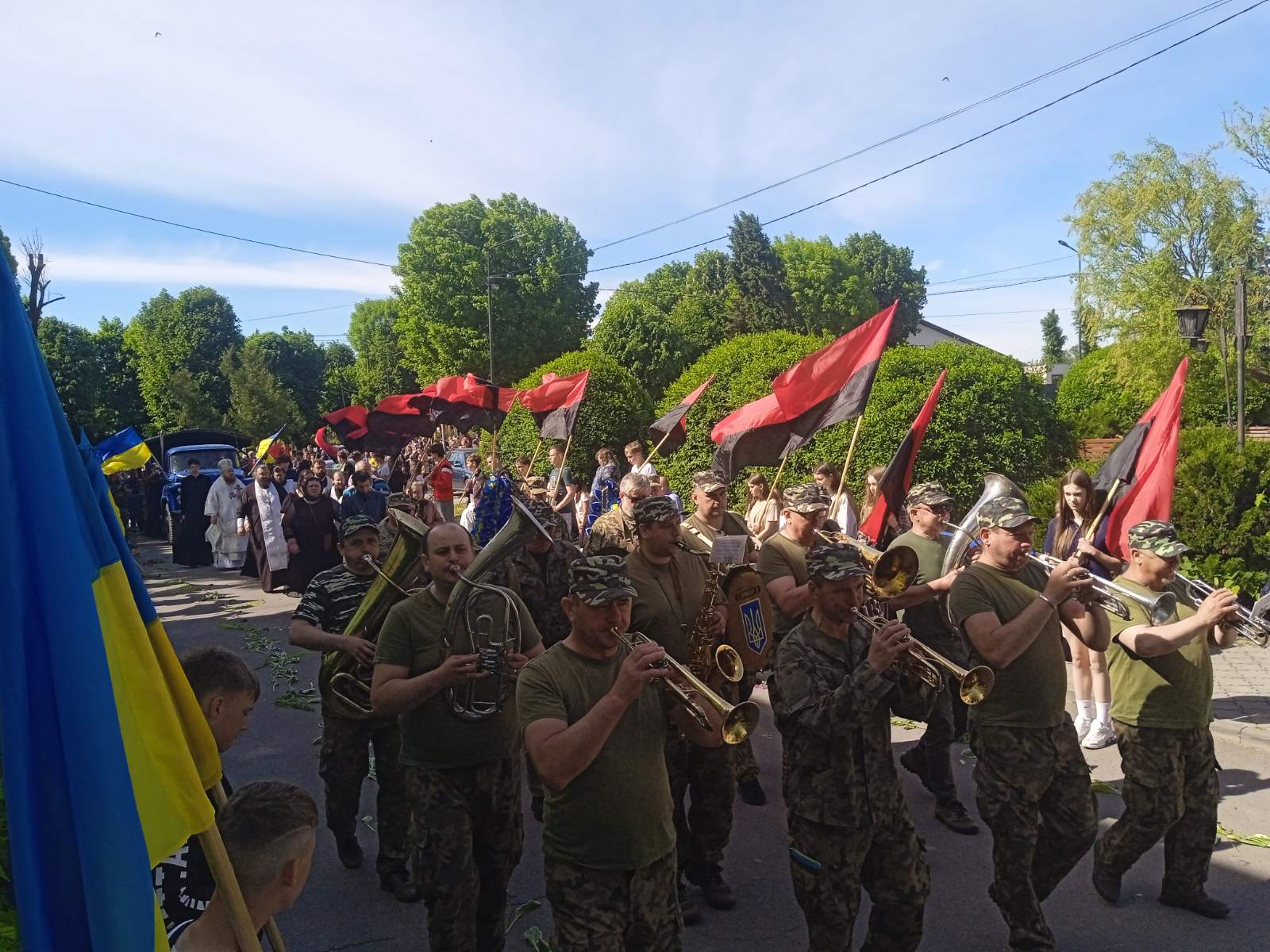 На Волині провели в останню дорогу 28-річного Героя Богдана Карвацького