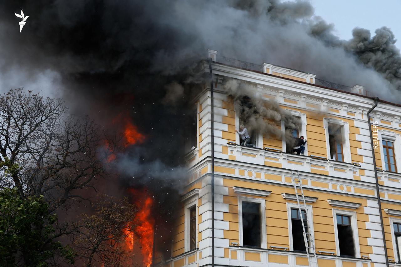 У Києві російський безпілотник влучив по будівлі Національної академії наук