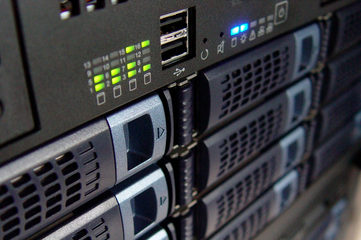 Хостинг в Україні 2026: як вибрати сервер для бізнесу та не помилитися?