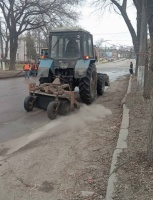 У Кропивницькому триває прибирання доріг після зими