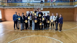 Епіцентр сили: командний тріумф Кропивницьких спортсменів на чемпіонаті області з пауерліфтингу