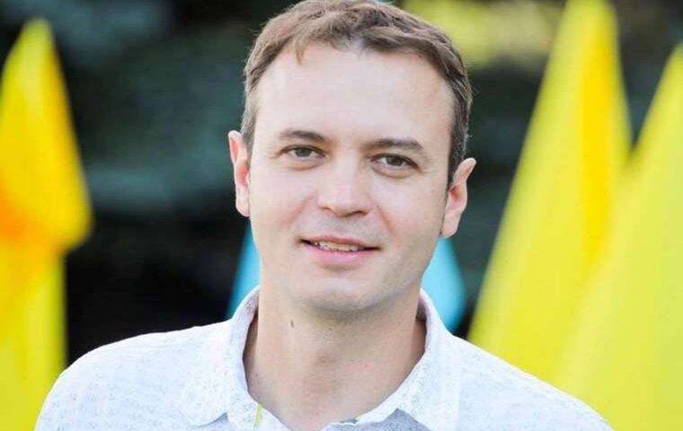 Скандал у Полтаві: Депутатом від «Слуги народу» зареєстрували Вʼячеслава Тютюнника, який утік до США через систему «Шлях» і досі не повернувся