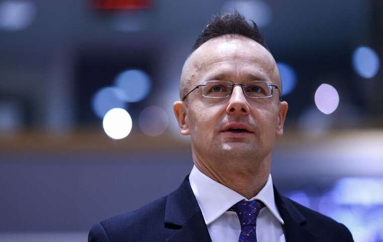 Глава МЗС Угорщини закликав ЄС припинити надсилати гроші в Україну через “процвітаючу корупцію”