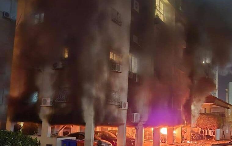 Помста за Ларіджані: Іран завдав масованого ракетного удару по Тель-Авіву та посольству США в Багдаді (ВІДЕО)