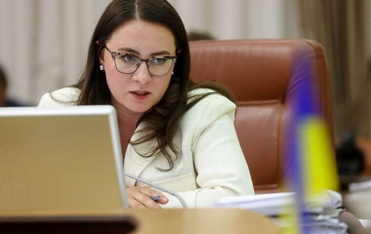 Свириденко анонсувала реформу контрактів та диференційовані зарплати для ЗСУ