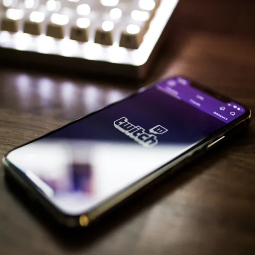 Twitch теперь позволяет перематывать прямую трансляцию