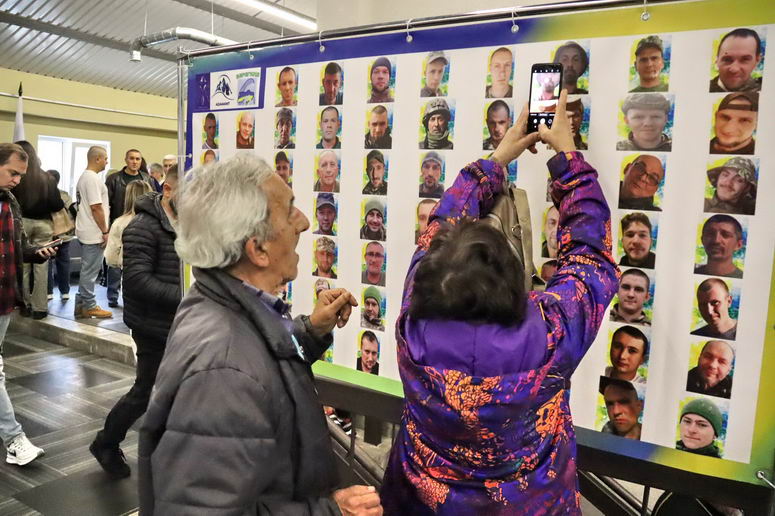 В Одесі триває фотовиставка, присвячена полоненим і зниклим безвісти