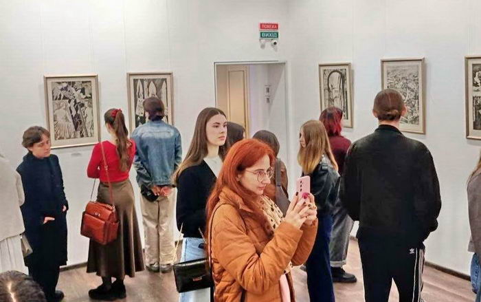 В музеї Блещунова триває виставка ізраїльського художника Йосипа Капеляна “Алхімія графіки”