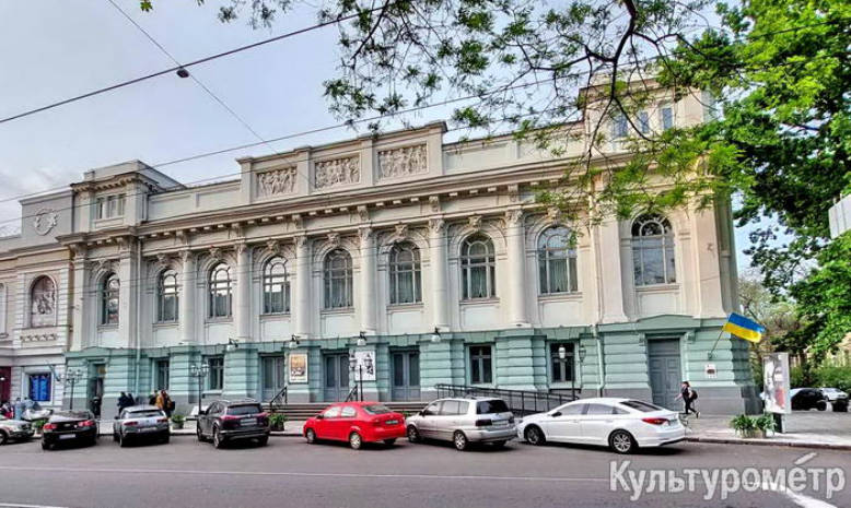 На ремонті Українського театру підрядник привласнив 490 тис. гривень