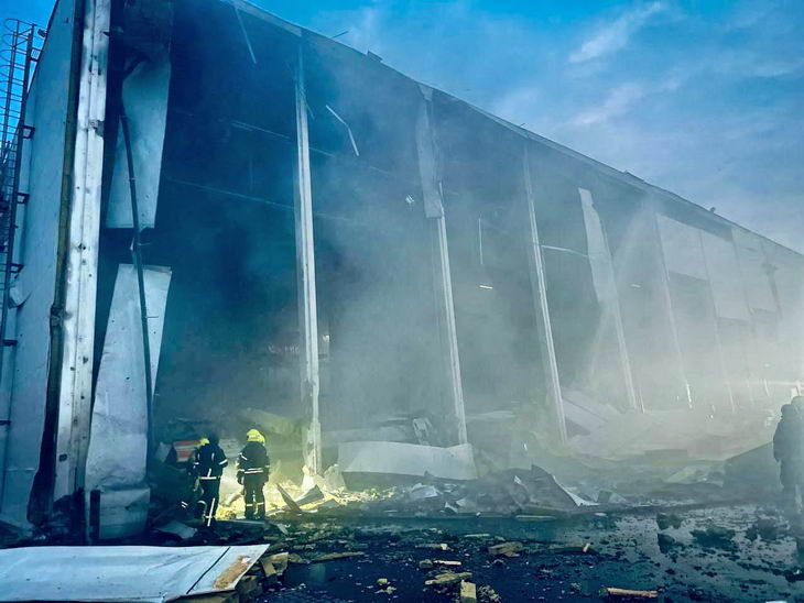 Під Одесою російські ракети атакували продовольчий склад АТБ