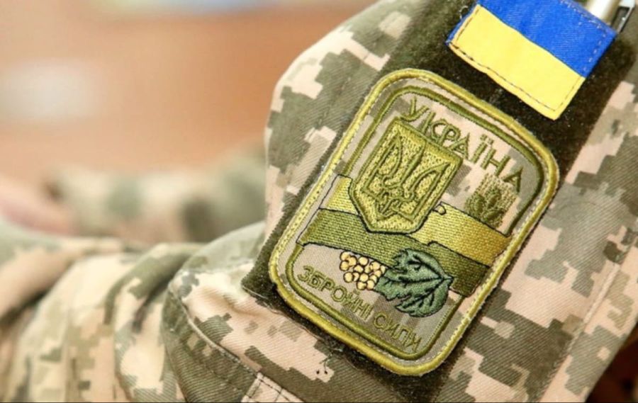 Украинские воины уничтожили командный пункт и состав боеприпасов врага: ВИДЕО беспилотника