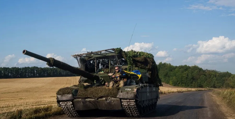 Измотанная войной армия Украины готовит переход на новую систему службы, - NYT