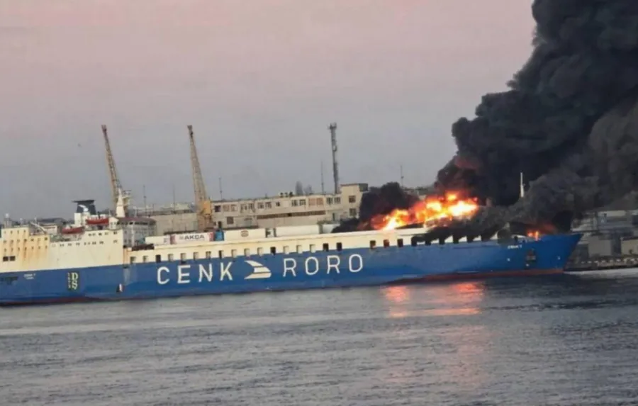 Россия нанесла удар по портам Одесской области: турецкое судно до сих пор тушат. ВИДЕО