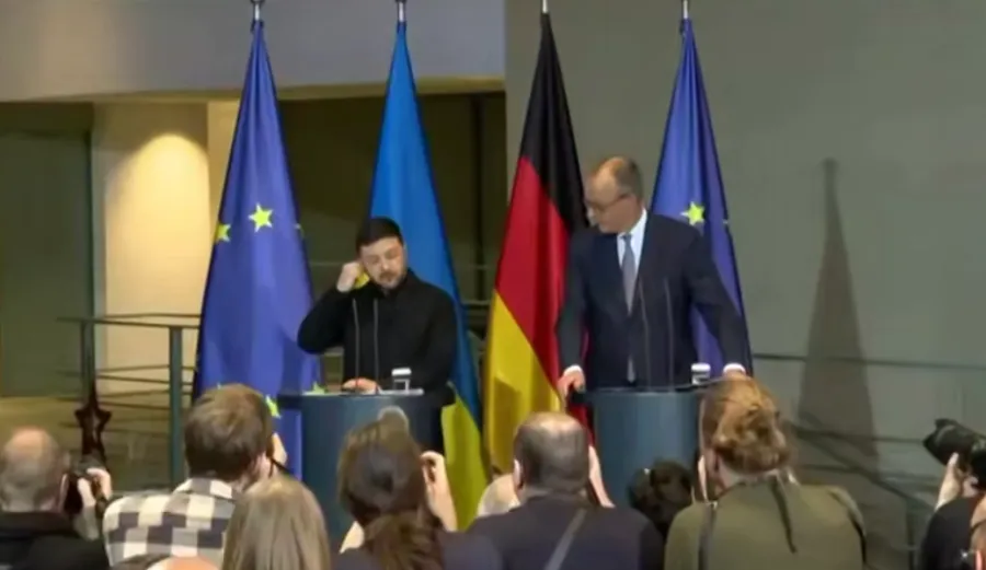 "Трупы НАТО и ЕС", - Зеленский отреагировал на "странный" перевод. ВИДЕО