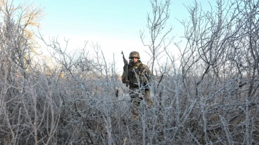 Зимняя ловушка Оскола: враг лезет по тонкому льду, пытаясь прорвать оборону Купянска. ВИДЕО