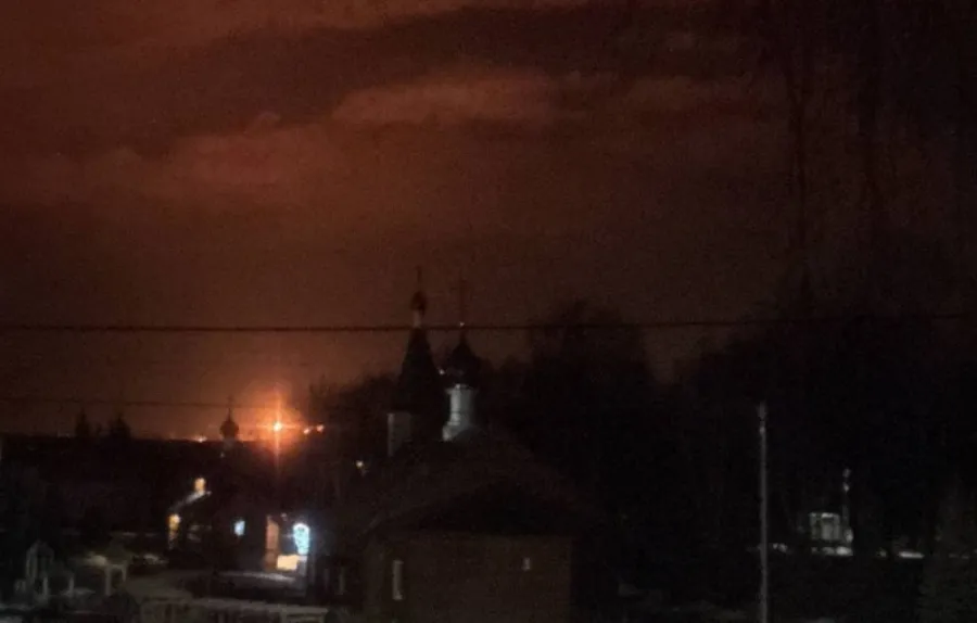 Три волны атакующих дронов: Нижний Новгород содрогнулся от десятков взрывов. ВИДЕО