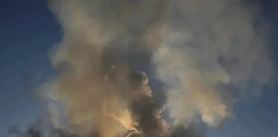 Балтийская блокада: "обломки" БПЛА превратили нефтепровод возле Приморска в горящий металлолом