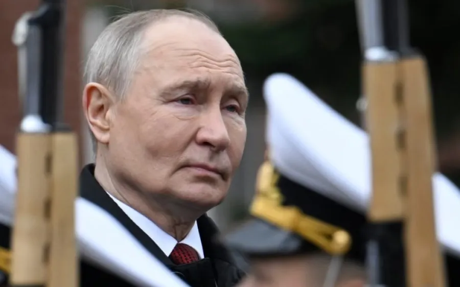 Уговаривали Песков и Кириенко: отчего предостерегали Путина, но диктатор настоял на своем