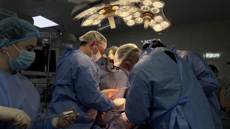 Вінницькі лікарі провели успішну трансплантацію нирки