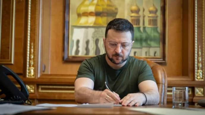 Зеленский ввел новые санкции: кто попал в список