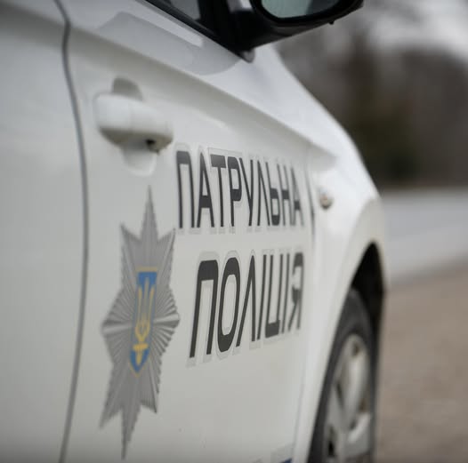 Патрульні винесли постанову водію, який здійснив поворот у місці, де це заборонено