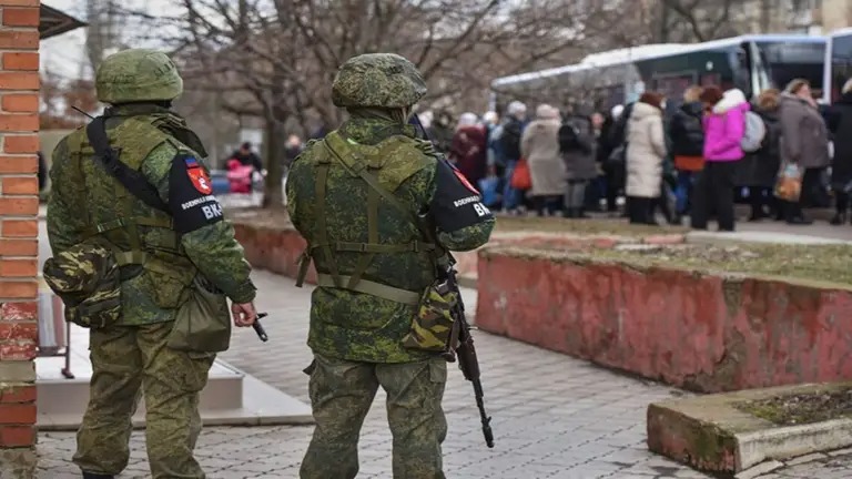 Росія депортує з Маріуполя сім’ї бійців ЗСУ: хто міг “злити” інформацію