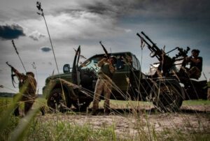 Наступальні дії та відбиті атаки: ворог атакував біля кількох запорізьких населених пунктів, завдавав авіаційних ударів