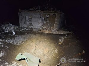 Поранено двох людей та пошкоджено машини правоохоронців та медиків: наслідки російських ударів по Запорізькій області 18 листопада, - ФОТО