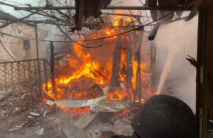 Через удари російських військ у Запорізькій області палали два житлових будинки та виробнича будівля підприємства, — ФОТО