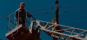 Енергетики повернули світло понад п'яти тисячам споживачів, знеструмлених після обстрілу запорізького селища Балабине