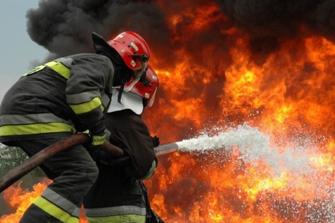 На Кіровоградщині під час пожежі в п’ятиповерхівці врятували чоловіка