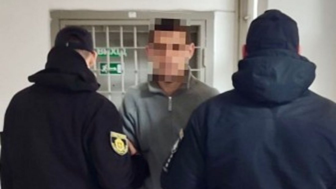 На Кіровоградщині чоловіка примусово везли на роботу в багажнику. ФОТО