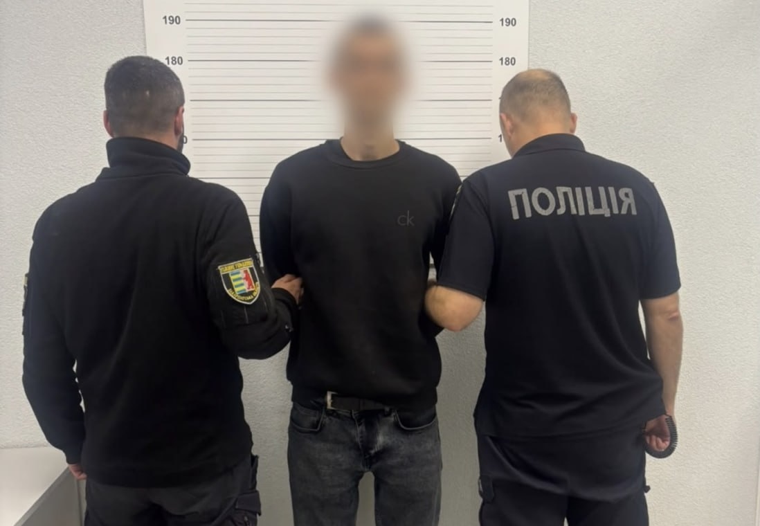 В Ужгороді викрили 21-річного чоловіка з партією кратому