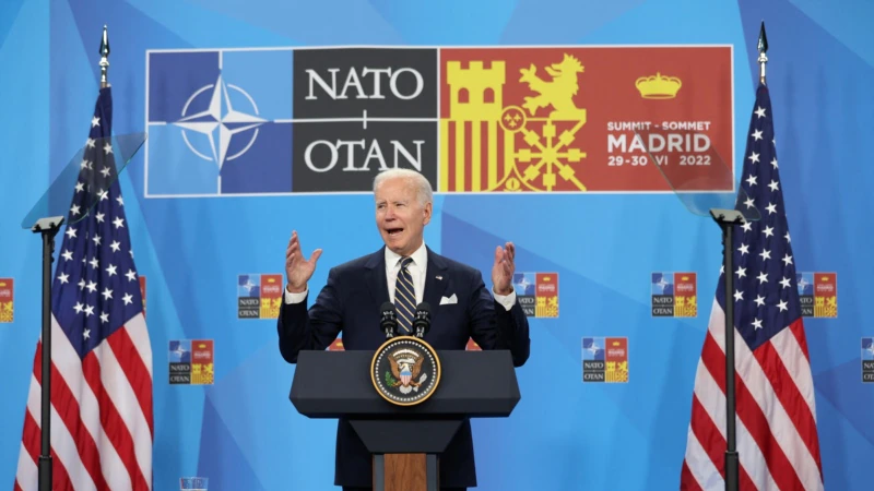 Президент США заявил о дополнительной военной помощи Украине на сумму 800 миллионов долларов