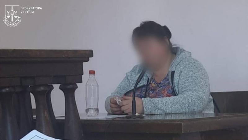 На Одещині затримали жінку, підозрювану в катуванні прийомної дитини