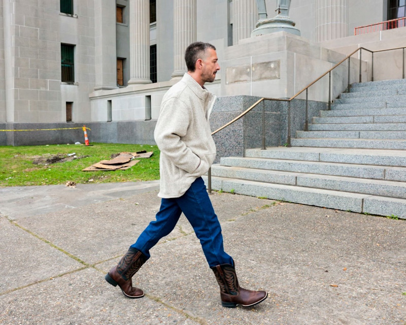 Шайа ЛаБаф сдался полиции Нового Орлеана: число обвинений в избиении выросло до трёх