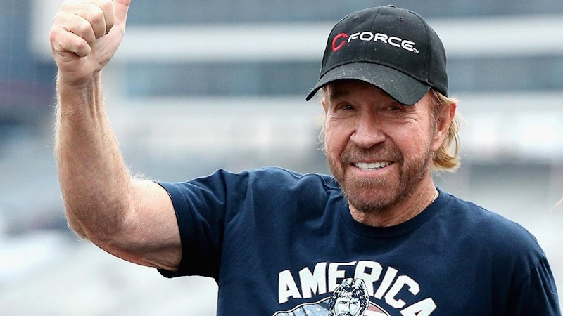 Мир прощается с Чаком Норрисом